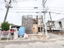 これから生まれる新しい暮らしの土台となる、静かな時間が流れる建築中の風景です。