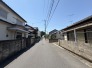 駐車が苦手な方にも嬉しい、前面5ｍ道路に面した住まい。
