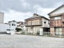 建物裏側は駐車場になってます。