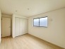 今からここを誰のお部屋にしようか、そんな洋室。
