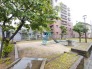 マンション隣接の公園