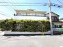 緑豊かな生垣が、穏やかな暮らしをそっと守ります
