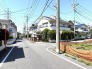 穏やかな陽光が注ぐ、ゆとりのある街並みが広がります