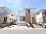青空の下、穏やかな佇まいが心地よい住まい