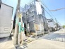 静かな街並みに馴染む立地で、新しい暮らしの完成へ向けた準備が進んでいます。