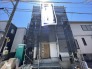 新しい暮らしの準備が整いつつある、閑静な住宅街に佇む穏やかな住まい。