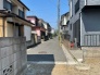 穏やかな時間が流れる落ち着いた住宅街で、日々の暮らしに心地よい静けさと安らぎを感じさせてくれます。
