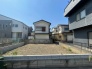 周囲の街並みと調和した落ち着きのある空間で、新たな暮らしの可能性が広がる穏やかな環境です。