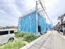 静かな住環境の中で、日々の営みを穏やかに育んでいける落ち着いた佇まいです。