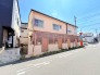 北側道路は車通りの少ない閑静な住宅地、のびのびした子育てに適します。
