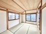たっぷりの陽光と、心地よい風が舞い込みます。
