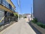 一ノ割駅徒歩10分の近さ。通勤通学に便利で、駅周辺の生活施設も利用しやすい。

