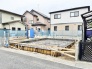 これから始まる新しい暮らしの基盤として、着実に形づくられていく建設現場の風景です。