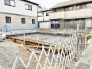 丁寧な施工と確かな品質で、住まいの基礎がしっかりと形作られていく安心感のある敷地風景です。
