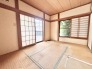 穏やかな風情と季節の移ろいを感じながら、心静かに過ごすことのできる落ち着きのある空間です。