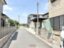 閑静な住宅街が広がり、空の広さを身近に感じられる落ち着いた環境が整っています。