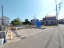 新しい暮らしの形を形作る、落ち着いた住宅街に位置するゆとりある敷地です。