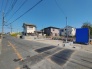 空が広く見渡せる穏やかな住環境で、新しい暮らしの計画を立てる楽しさが広がります。