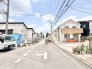 空が広く見渡せる開放的な環境で、日々の暮らしに穏やかなゆとりを感じられる住宅地です。