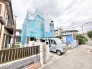 新しい暮らしに向けた丁寧な準備が進められ、整いつつある住まいの外観です。