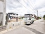 穏やかな時間が流れる住宅街に位置しており、ゆとりある敷地が新しい暮らしの可能性を広げます。