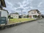 周囲の環境と調和しながら、自分らしい暮らしの拠点として可能性を広げる穏やかなロケーションです。