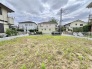 周辺環境と調和した落ち着きのある住宅街の一角に、思い思いの暮らしを描ける広々とした空間が広がっています。