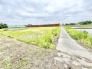 のどかな田園風景が広がり、季節の移ろいを感じながら穏やかな時間を過ごせる落ち着いた環境です。