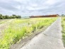 遮るもののない広大な空と、穏やかな緑に囲まれた静寂のロケーションが日々の暮らしに安らぎを与えてくれます。