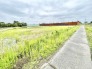 視界を遮るもののない開放的な景色が広がり、穏やかな時間が流れるのどかな環境です。