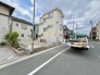 落ち着いた街並みに溶け込む、将来の暮らしの可能性を感じさせる住環境です。