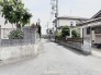 穏やかな時間が流れる落ち着いた住宅街の風景が、日々の暮らしに心地よい安らぎをもたらします。