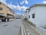 新田駅まで徒歩15分。この距離だと、運動不足も少し解消されるかも。

