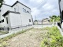 周囲の静けさと調和する、開放的な敷地の広がりが日々の暮らしに心地よいゆとりをもたらします。