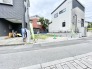 落ち着いた住宅街の一角にあり、これからの暮らしを自由に描き出せるゆとりある敷地です。