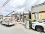 新たな住まいが形作られていく過程に、完成への期待と静かな高揚感が重なる穏やかな風景です。