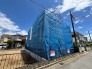 新しい暮らしの形がここから描き出されていく、将来の期待感に満ちた建設現場の佇まいです。