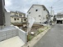 周辺は閑静な住宅街となっており落ち着いた穏やかな時間が流れる住環境です