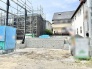 周辺環境と調和しながら新たな暮らしの拠点として整えられた、閑静な住宅街に位置する敷地です。