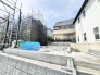 新しい暮らしの土台となる、これからの変化が期待される静かな街並みの風景です。