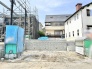 周囲の景観と調和する整えられた敷地で、これから始まる暮らしの可能性が広がる一画です。