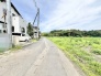 豊かな緑と空の広がりを感じながら、穏やかな日常が流れる住環境が整っています。