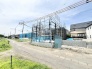 これから始まる新たな暮らしの基盤として、静かな環境の中に建築の足跡が着実に刻まれています。