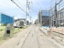 新しい暮らしの予感を感じさせる、静かで落ち着いた街並みの風景が広がっています。