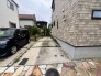 住まいの外観と調和する、ゆとりある敷地環境が毎日の暮らしに穏やかな落ち着きをもたらします。