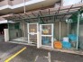 日々の暮らしを整える、清潔に保たれた共有スペースが敷地内に備わっています。