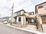 落ち着いた色合いの佇まいが、穏やかで心地よい暮らしの風景を予感させます。