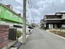 穏やかな空気が流れる、日常に溶け込んだ落ち着きのある住環境が広がっています。