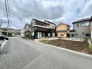 落ち着いた佇まいの住宅が立ち並ぶ、穏やかで調和のとれた住環境です。