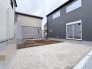 住まいの外側に広がるゆとりある空間は、ライフスタイルに合わせて自在に活用できる心地よい余白となります。